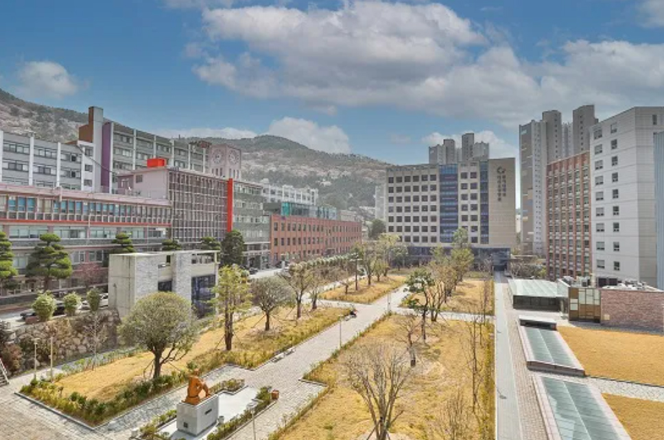 campus01.jpg
